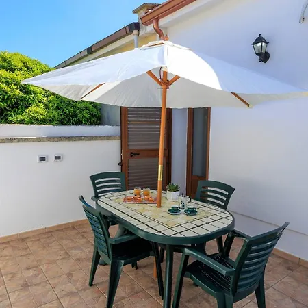 Alimini - Con Veranda Laghi Alimini Willa *